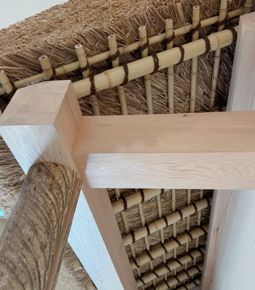 茅葺の屋根_梁_職人の技術